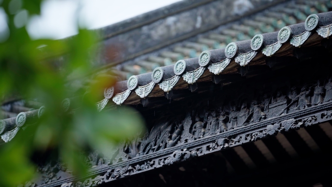 古建筑屋檐烟雨意境