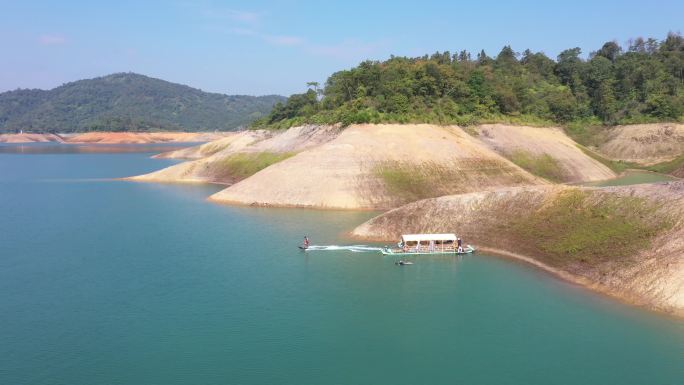 户外风景河源万绿湖冲浪运动