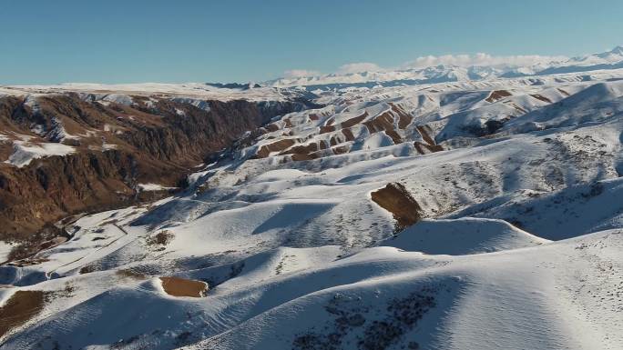 航拍冬季荒野雪景素材