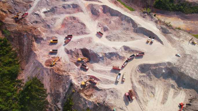 工地 中国基建建设 挖掘机 推土机 矿山