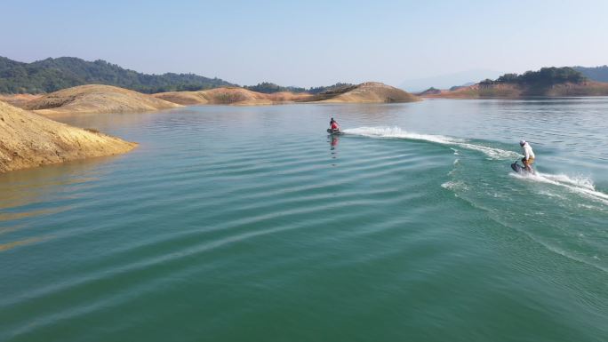 户外风景河源万绿湖冲浪运动