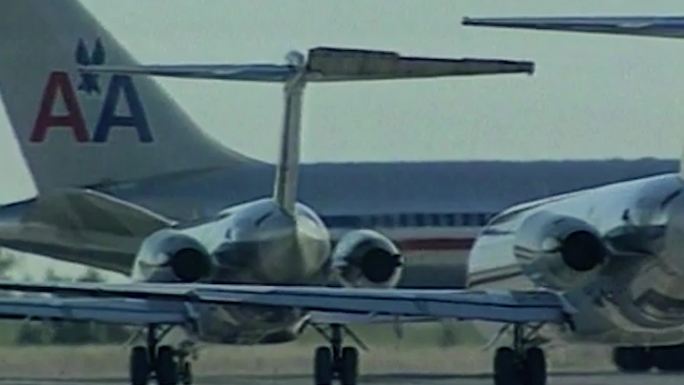 90年代美国航空公司飞机起飞
