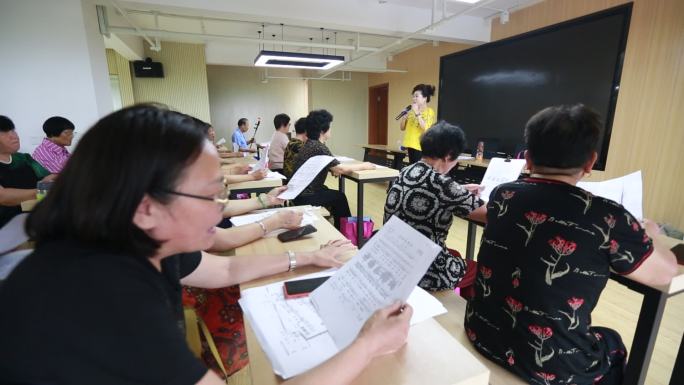 老年大学音乐合唱培训班老人唱歌实拍原素材