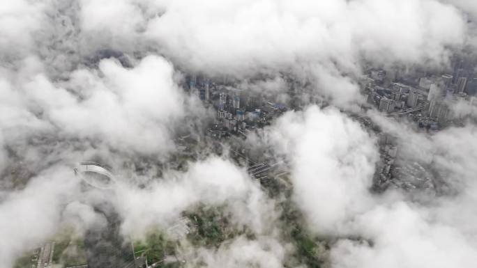 武汉城市建筑武汉中心大厦穿云云雾航拍延时