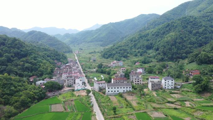 大山乡村自然和谐航拍素材