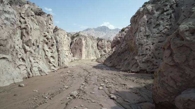新疆南疆雨蚀冲蚀地貌