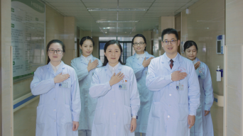多组医生护士笑脸形象展示视频素材