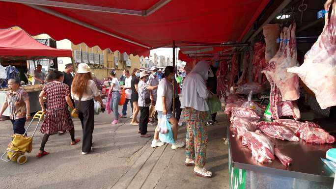 宁夏银川早晨集市出售牛羊肉的摊位