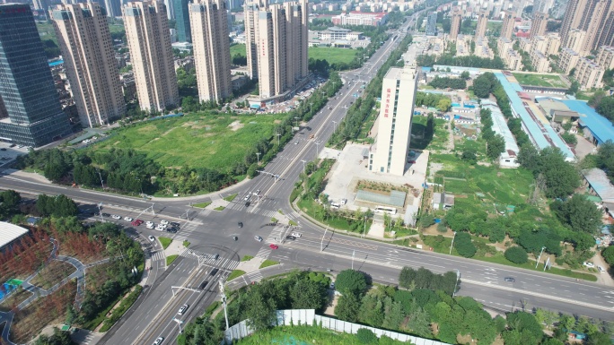 临沂兰山区沂蒙路与南京路十字路口航拍素材