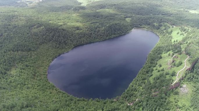 驼峰岭天池：内蒙古阿尔山最迷人的眼眸