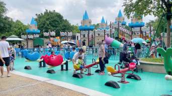 广州儿童公园 滑梯 戏水 城堡娱乐视频素材
