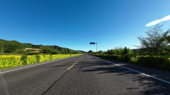 开车视角行驶在公路上  沿途风景