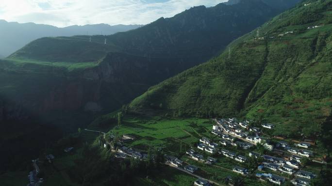 航拍大凉山山村新农村