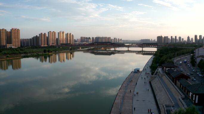 陕西省咸阳市咸阳湖古渡廊桥日落航拍