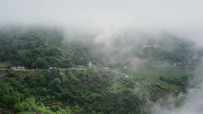 4K航拍|陕南山间云雾村落