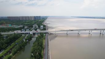 杭州钱塘江沿江边江东大桥车辆车流美景航拍视频素材