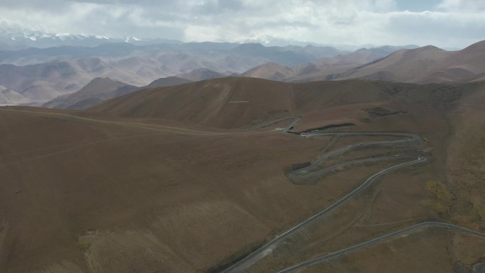 4K西藏日喀则珠峰景区108拐盘山路航拍