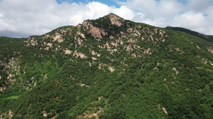 航拍飞越威海里口山的元宝山