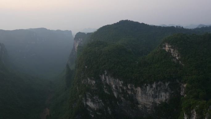 贵州悬崖峭壁风景航拍