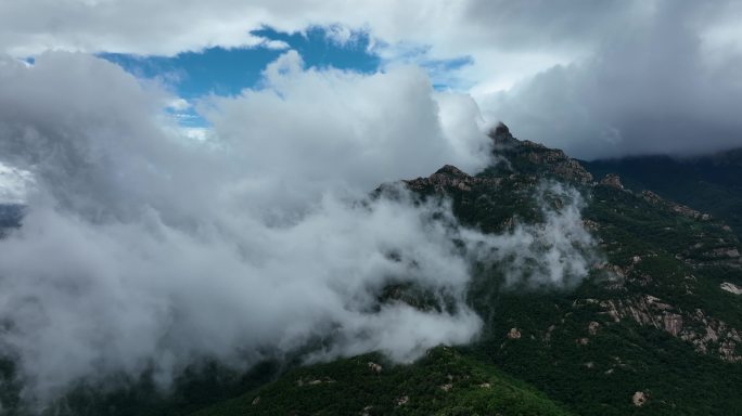 泰山山脉云海翻滚高清航拍大气磅礴仙境