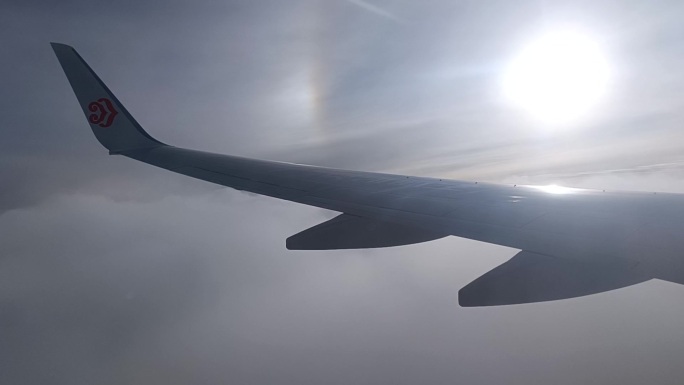 云层 云海 天空 飞机遇到气流