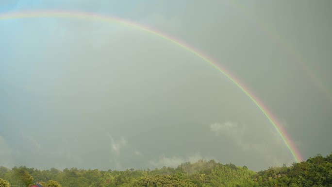 雨后彩虹