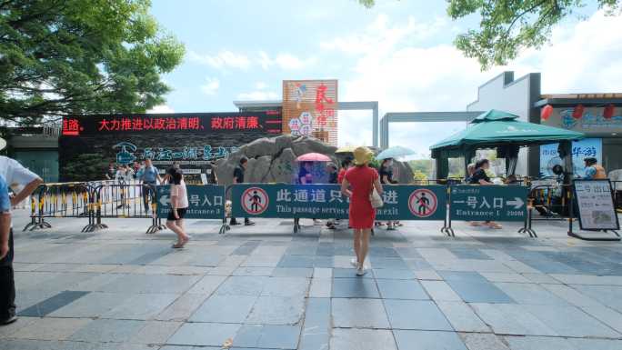 广西桂林景区旅行团游客