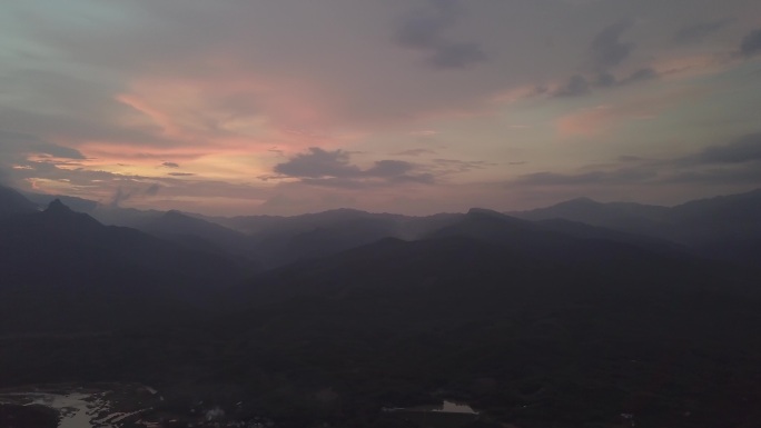 航拍海南省热带雨林五指山晚霞