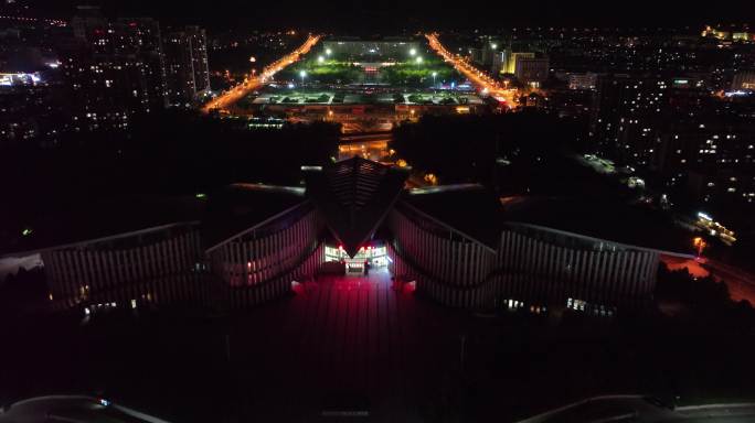 城市夜景泰山泰安城市中轴线灯火辉煌车流