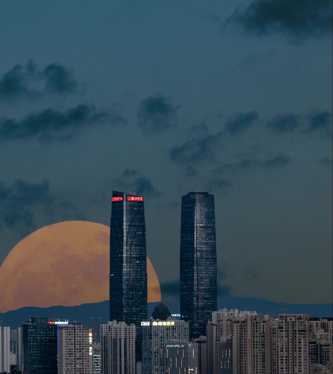 月亮从城市升起全过程延时