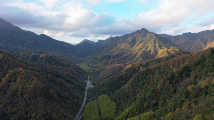 四川省巴中市米仓山国家森林公园航拍