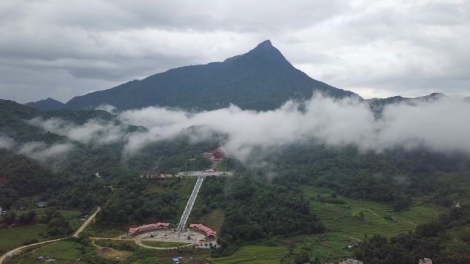 航拍海南省热带雨林五指山