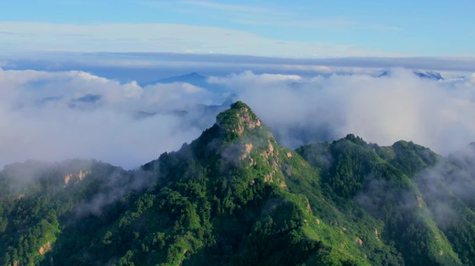 高空云海山峰云雾环绕航拍高清云层