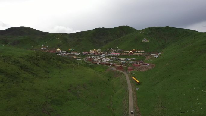 草原藏族村