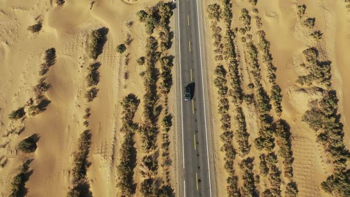 原创新疆塔克拉玛干沙漠石油公路运输航拍