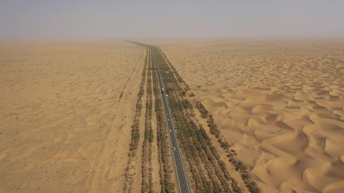 航拍新疆塔克拉玛干沙漠民丰到轮台石油公路