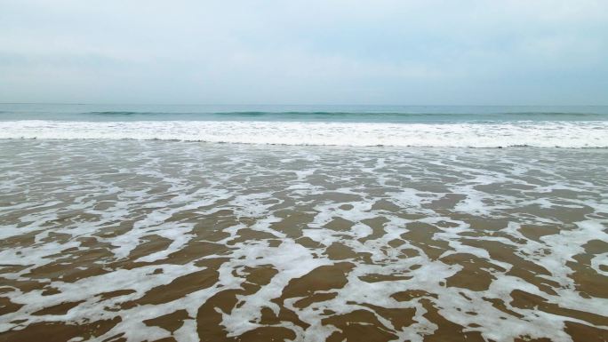 海边沙滩海浪实拍航拍