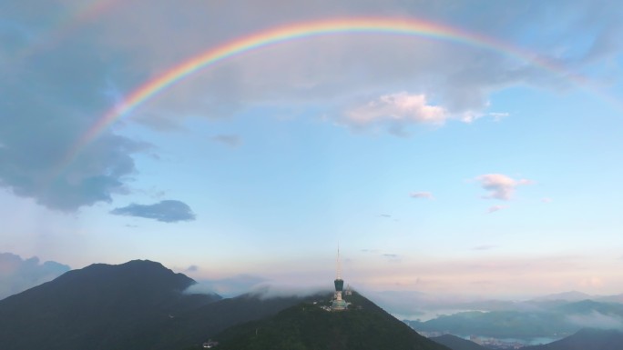 【4K正版】航拍梧桐山电视塔雨后彩虹01