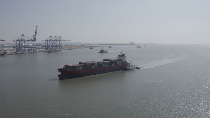钦州港 码头 集装箱货轮