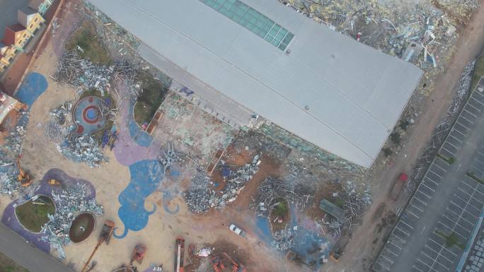 航拍正在拆除中的威海威高海洋馆