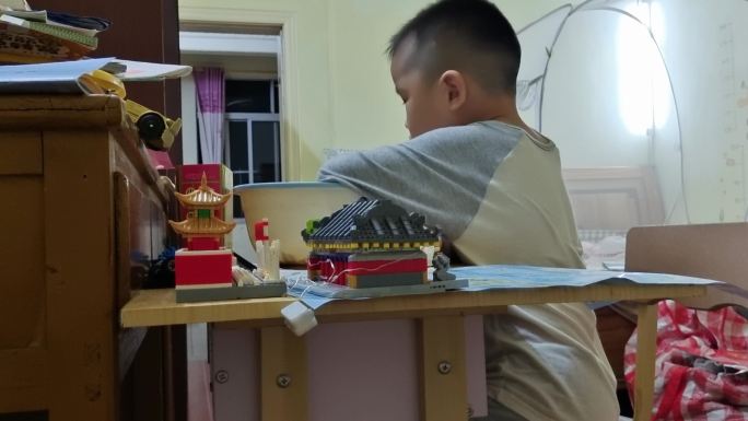 小孩子手工玩玩具积木造型制作手巧玩积木