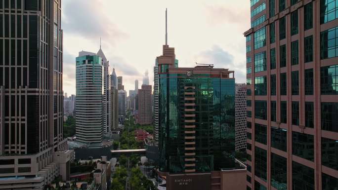 上海商业圈建筑风光航拍香港广场