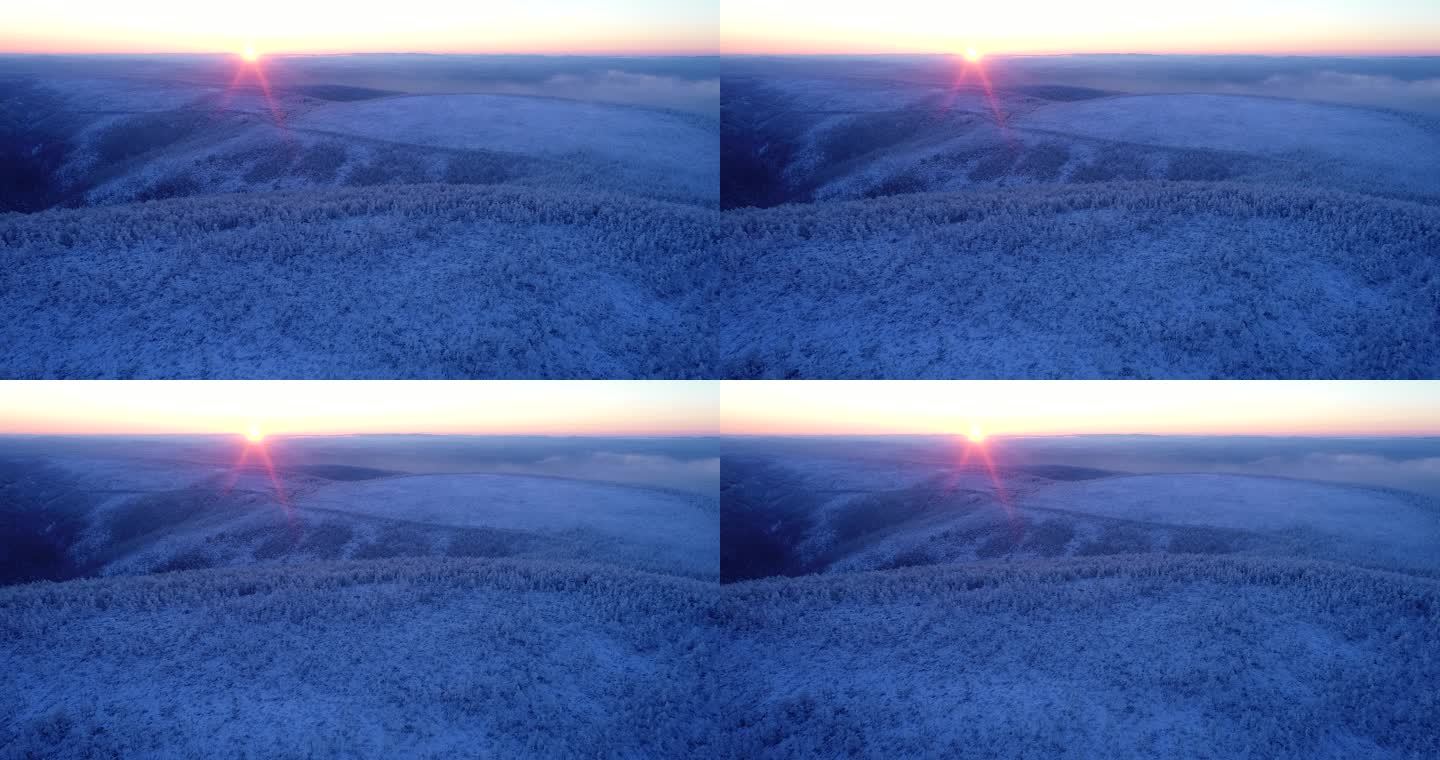 冷空气笼罩的山林雾凇日出