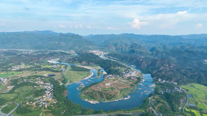 4K航拍湖南湘西乡村蜿蜒的河流2
