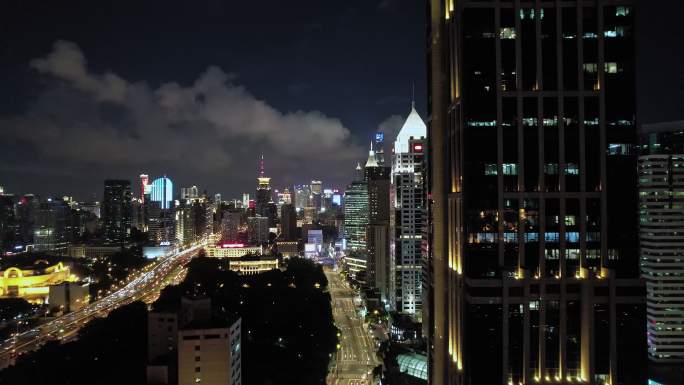 上海市区车流交通夜景