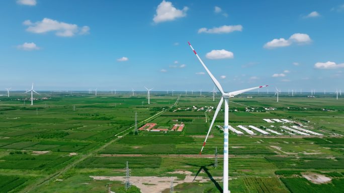 风能发电中国华能风机航拍