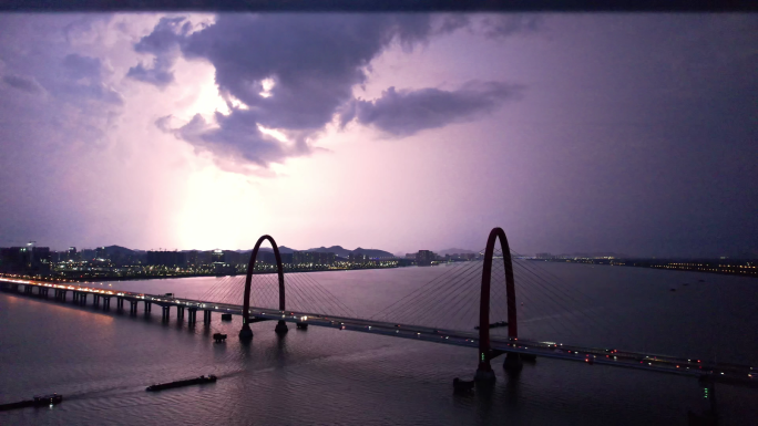 杭州之江大桥闪电航拍