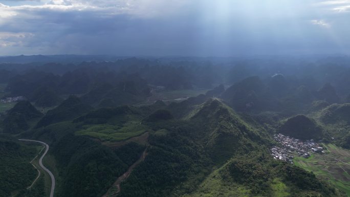 4K航拍广西南宁马山山地风光