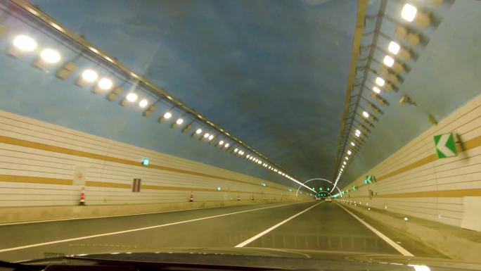 高速隧道穿越