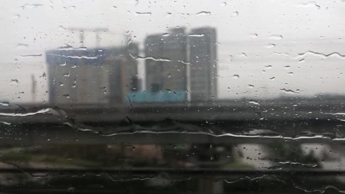 高铁车窗 雨水横流 速度 横流